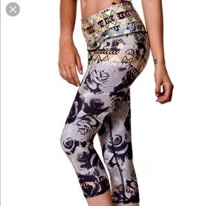 Teeki desert rose yoga leggings size medium